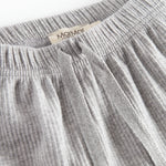 Lysegrå ribbede bukser med snøre i taljen til baby