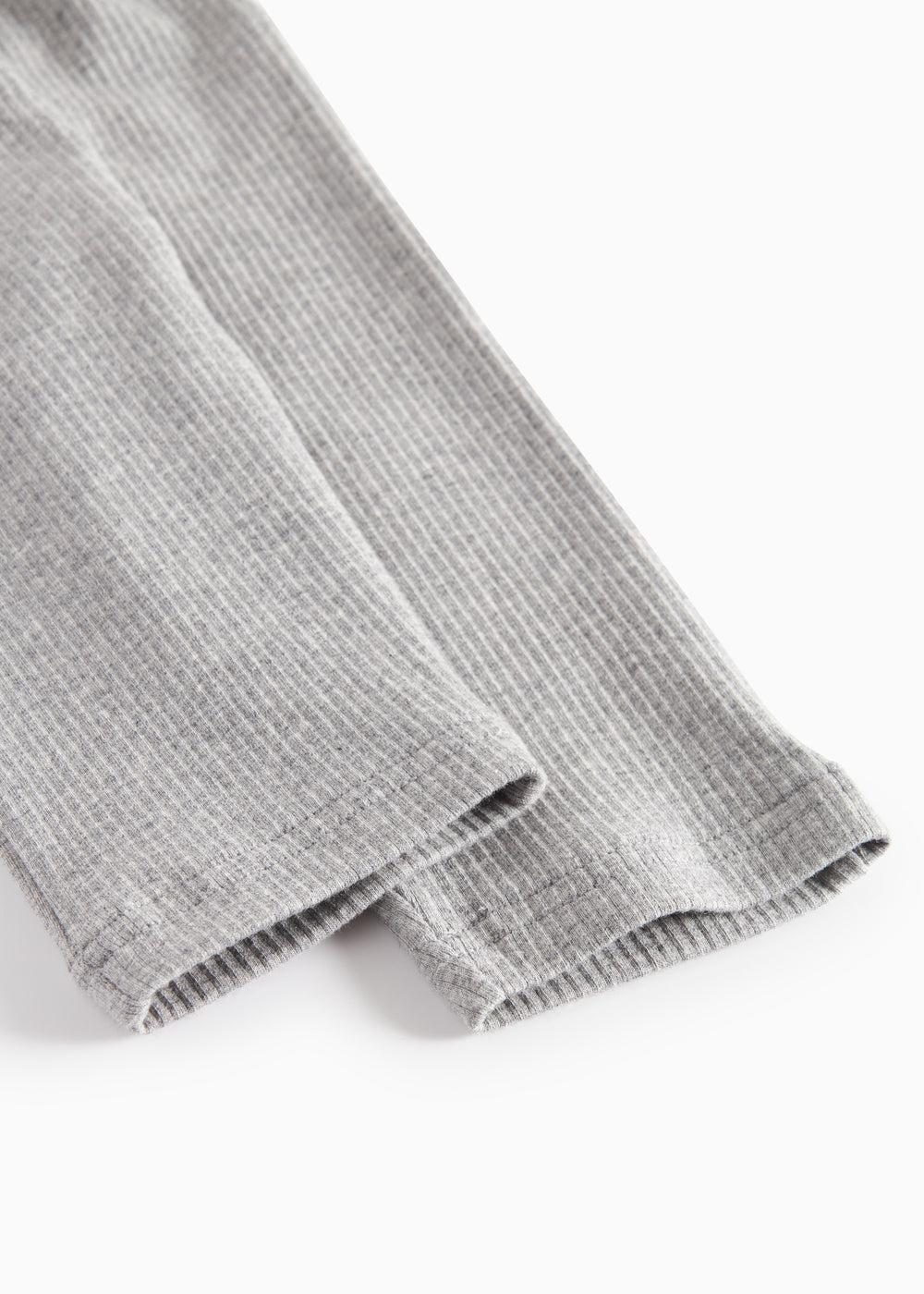 Lysegrå ribbede bukser med snøre i taljen til baby