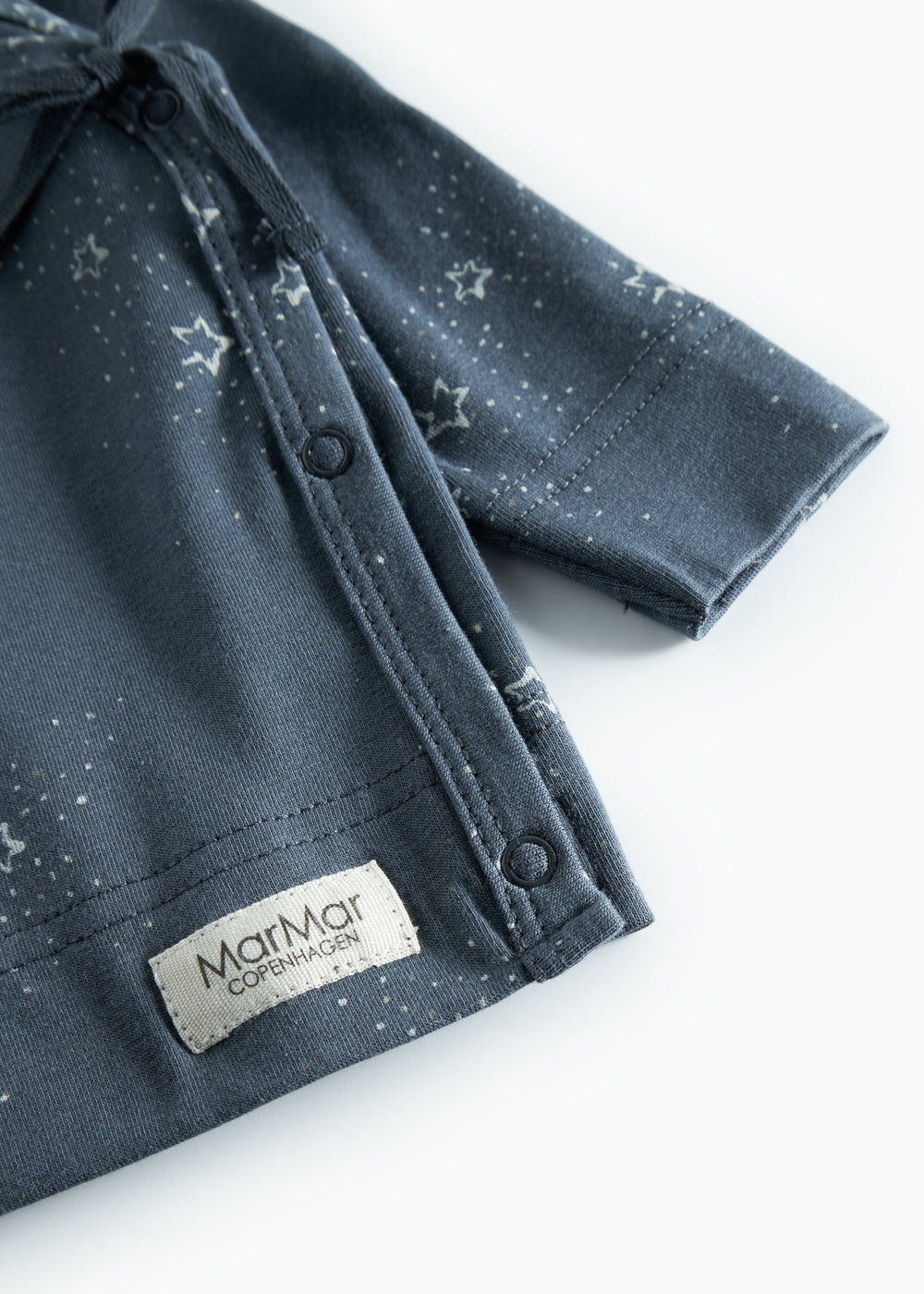 Mørkeblå slå-om bluse med stjerneprint til nyfødt