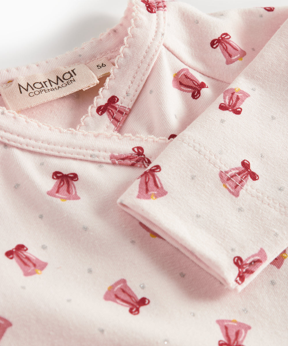 heldragt med rødt juleklokkeprint til nyfødt