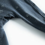 Mørkeblå heldragt med stjerneprint til nyfødt