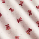 Cremefarvet babytæppe med røde juleklokker