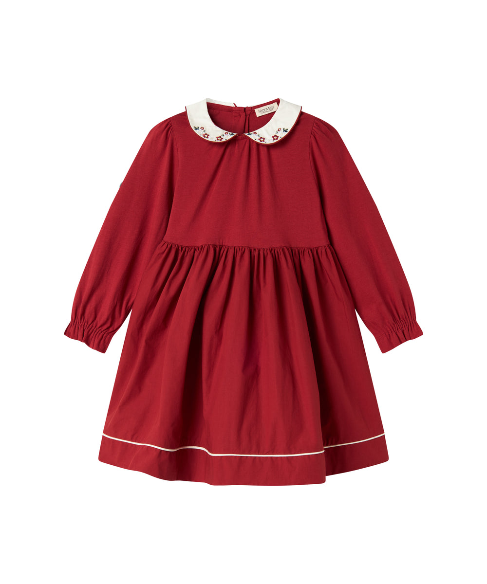 Rød julekjole med hvid krave og fine blomsterbroderier til børn