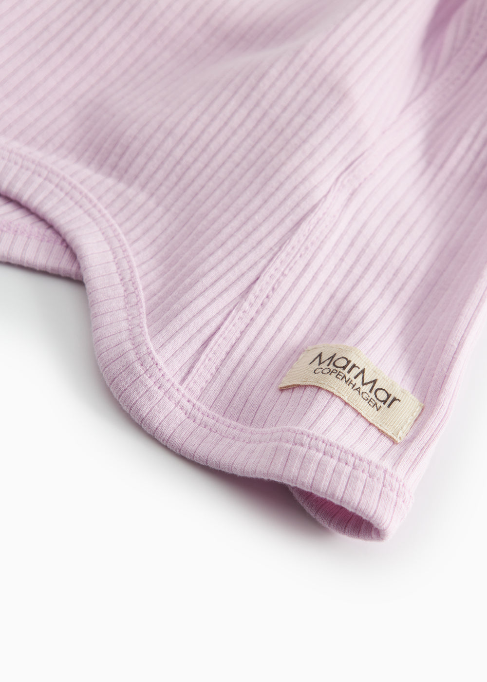 Lyserød strikket elefanthue til baby