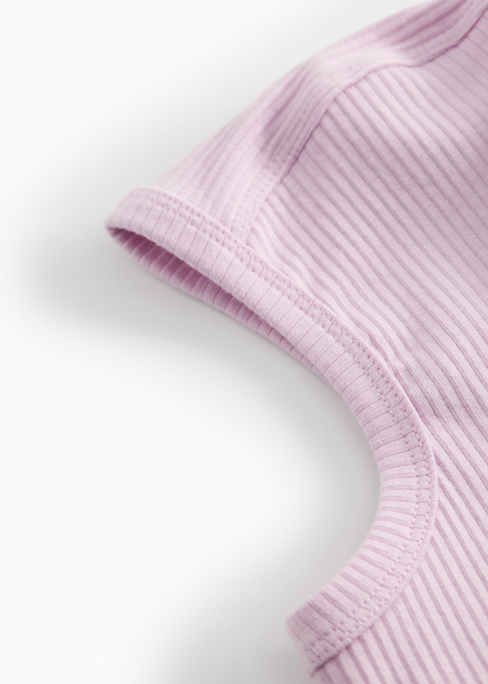 Lyserød strikket elefanthue til baby