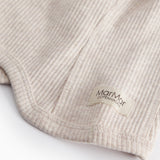 Beige strikket elefanthue til baby