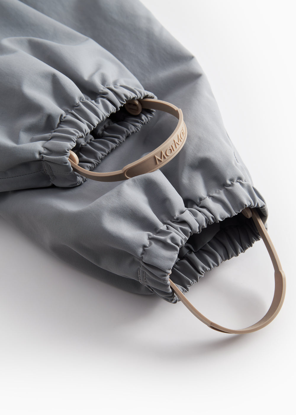 Grå overtræksbukser med seler og fodstropper til børn