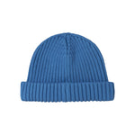 Blå ribstrikket hue til barn