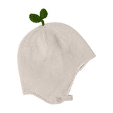 Strikket hue til baby med lille topdetalje