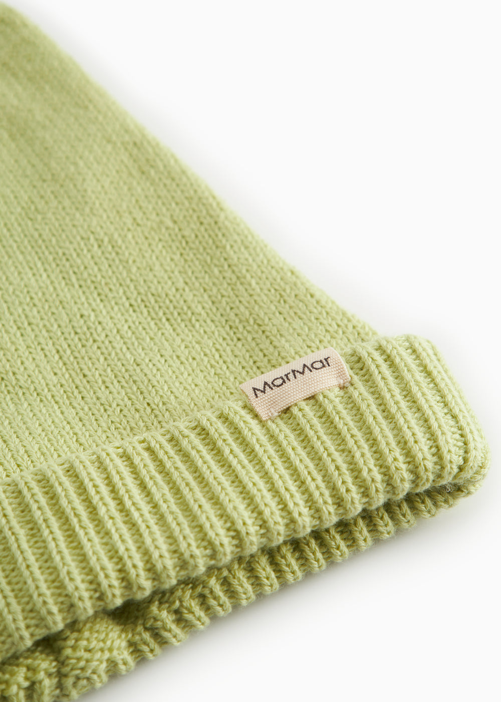 Lysegrøn strikhue til baby