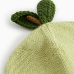 Lysegrøn strikhue med blad til baby