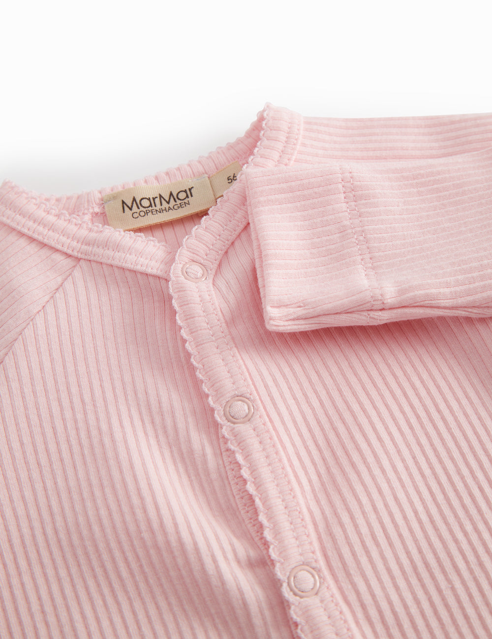 Lyserød langærmet baby heldragt med fødder og knapper