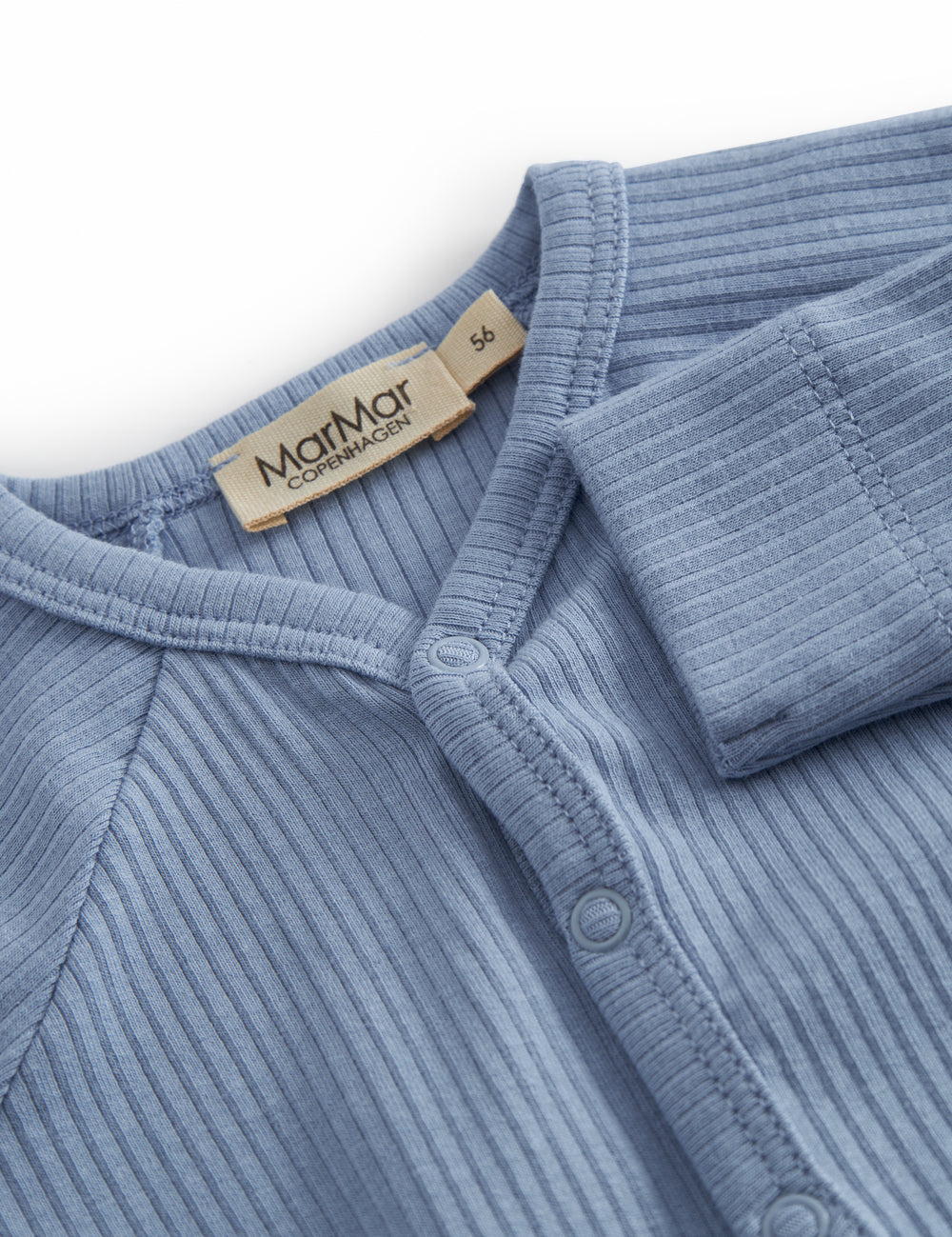 Lyseblå langærmet baby heldragt med fødder og knapper