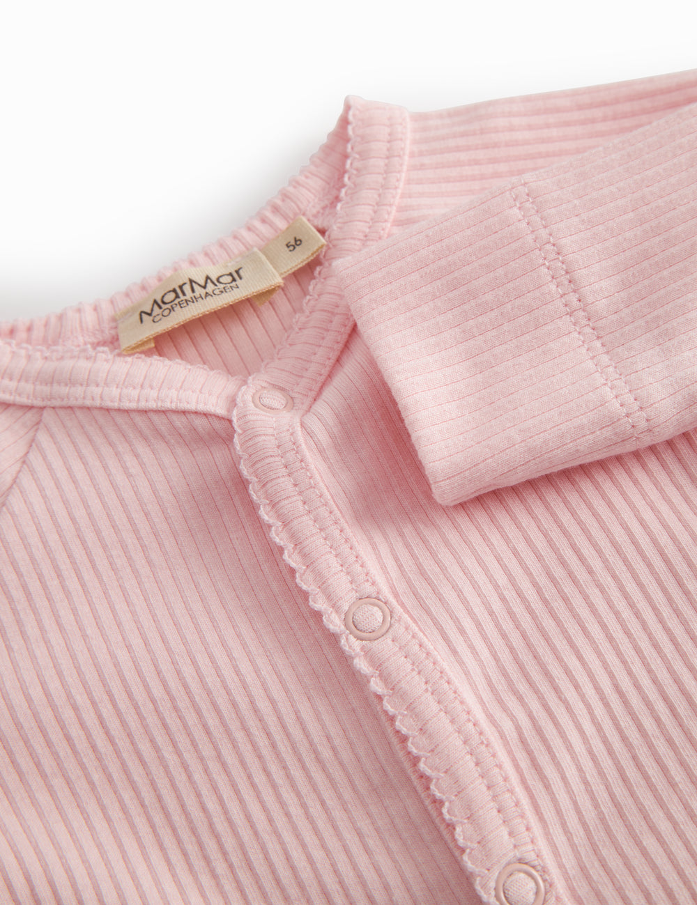 Lyserød langærmet baby heldragt med knapper