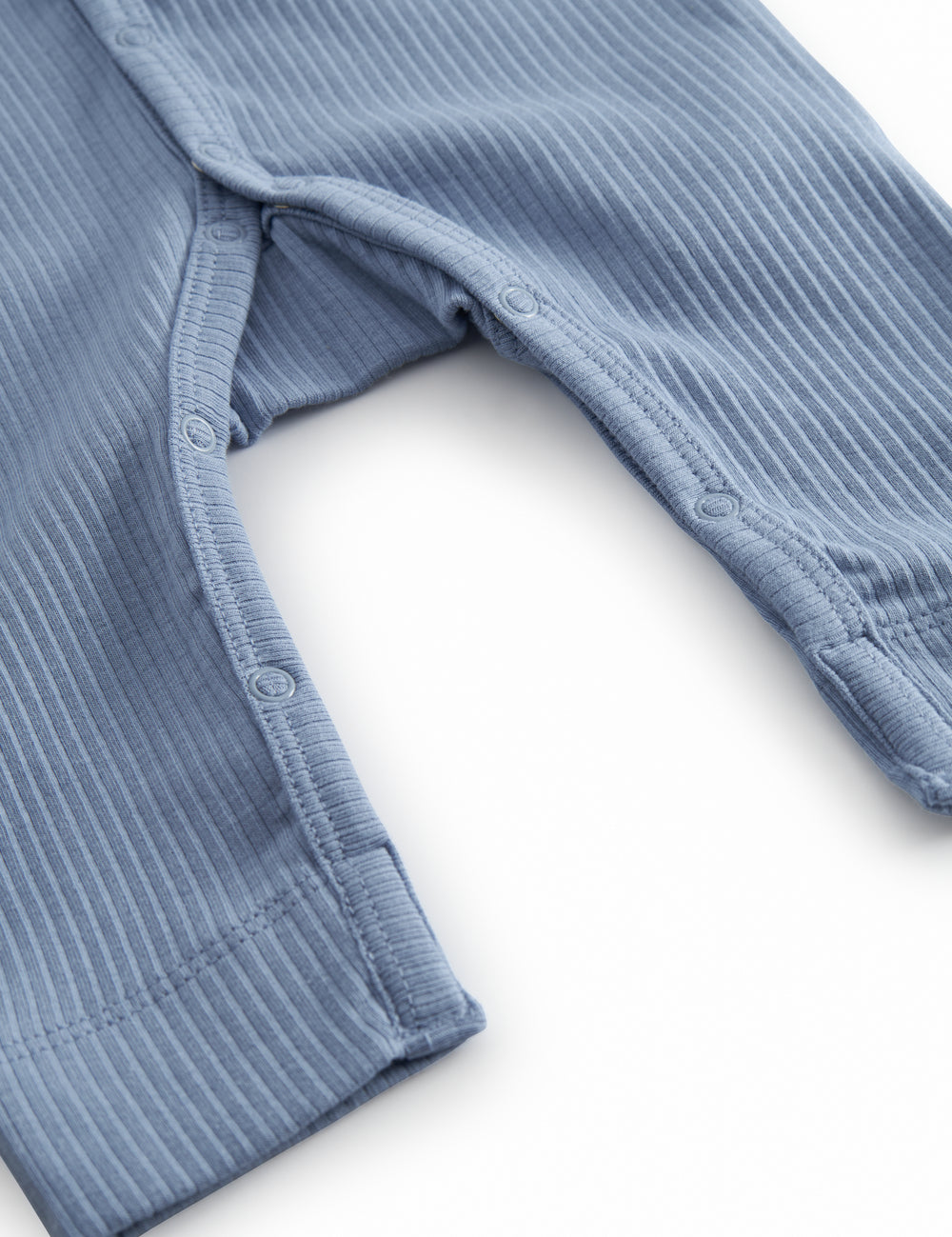 Lyseblå langærmet baby heldragt med knapper