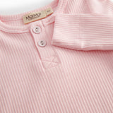 Lyserød langærmet baby bodystocking med stolpe knaplukning