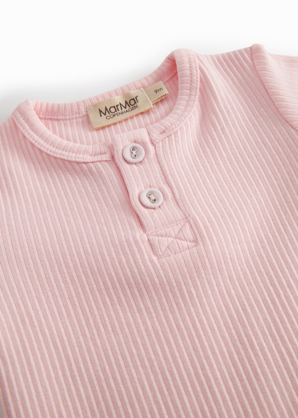 Lyserød kortærmet baby bodystocking med stolpe knaplukning