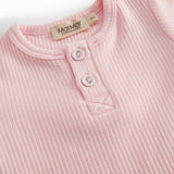 Lyserød kortærmet baby bodystocking med stolpe knaplukning