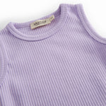 Lilla ribstrikket baby bodystocking uden ærmer