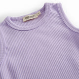 Lilla ribstrikket baby bodystocking uden ærmer