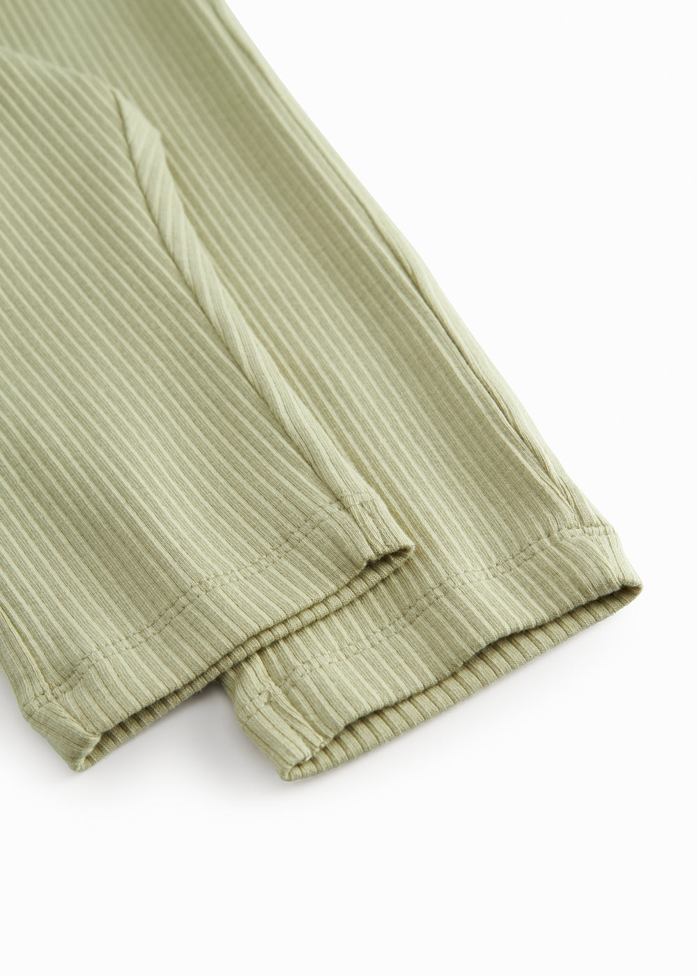 Lysegrøne babybukser i ribstrikket modal