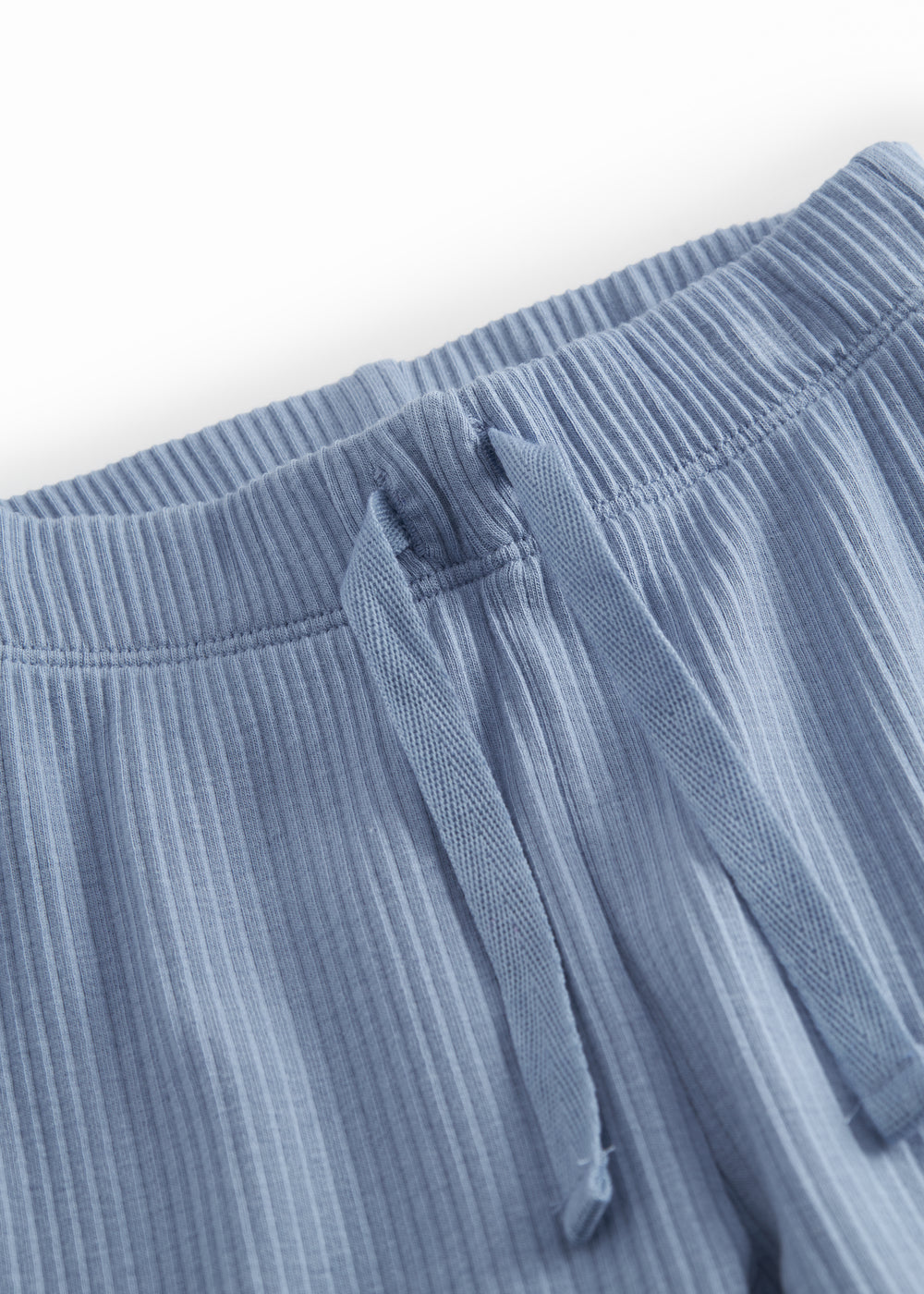 Lyseblå babybukser i ribstrikket modal