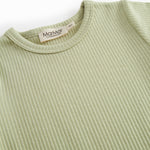 Kortærmet baby modal romper med korte ben i lysegrøn nuance