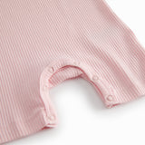 Kortærmet baby modal romper med korte ben i lyserød nuance