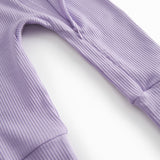 Lilla langærmet baby heldragt med lynlås