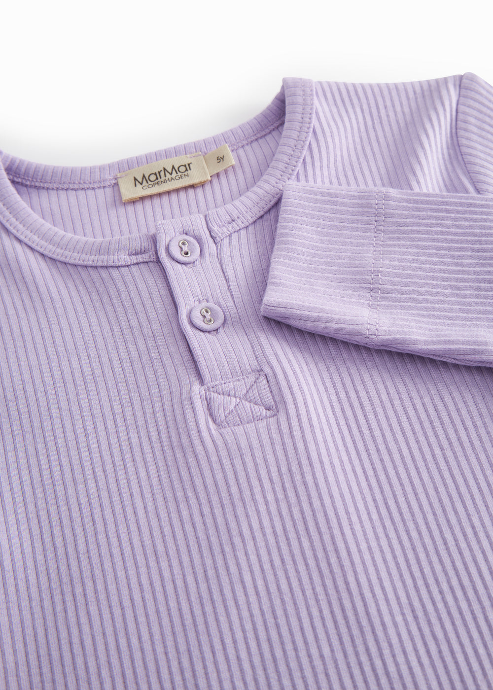 Langærmet modal ribstrikket t-shirt til børn i lila nuance med stolpe knaplukning