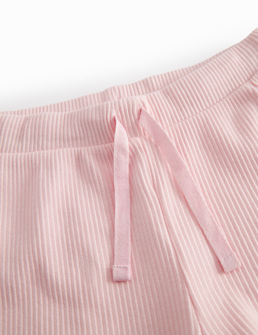 Lyserøde ribstrikket modal shorts med bindebånd til børn