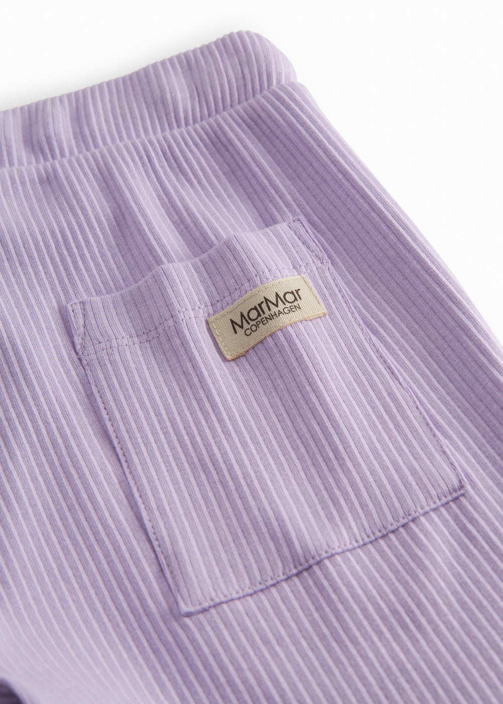 Lilla ribstrikket shorts til børn