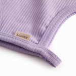 Lilla ribstrikket hue til baby