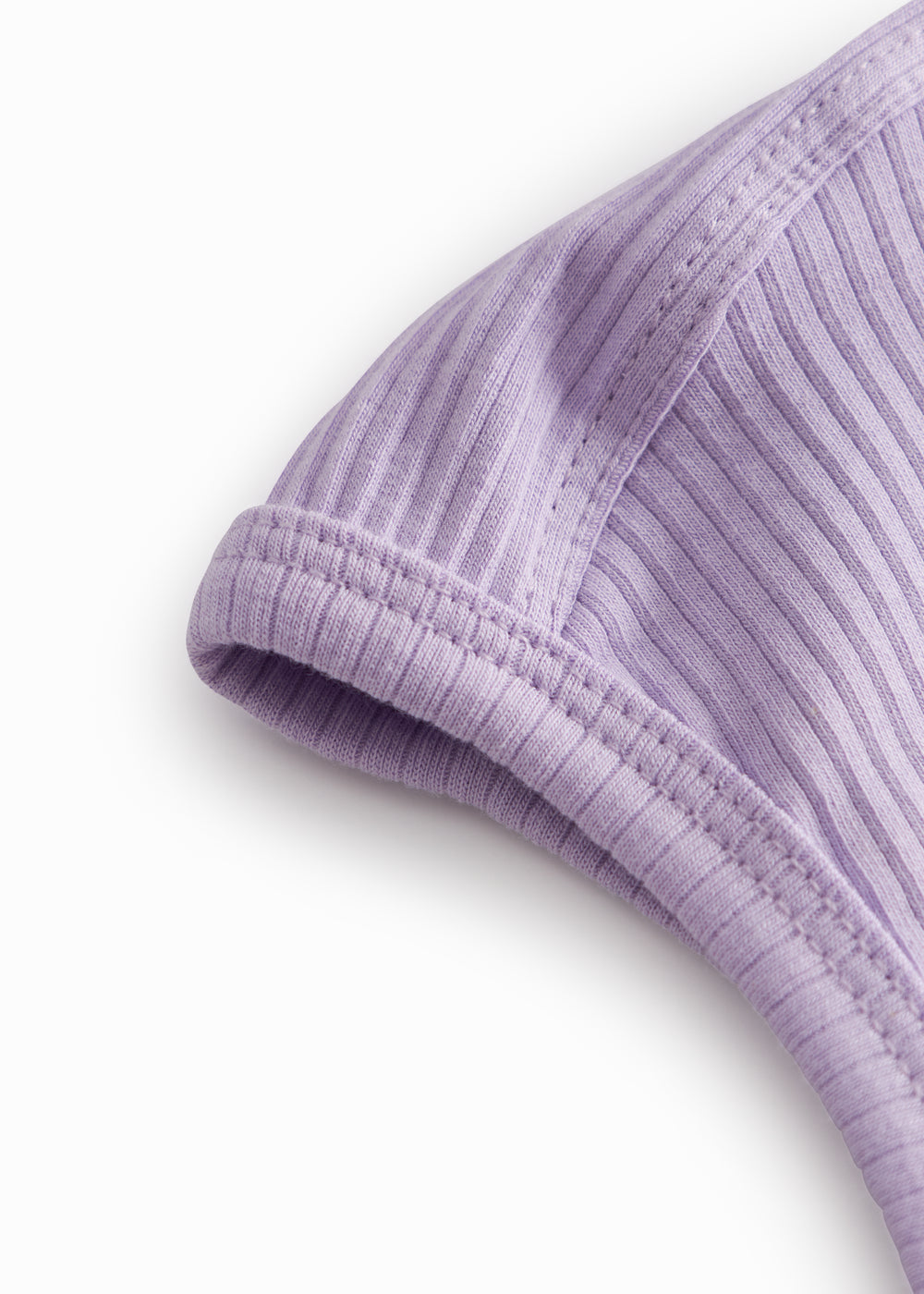 Lilla ribstrikket elefanthue til baby