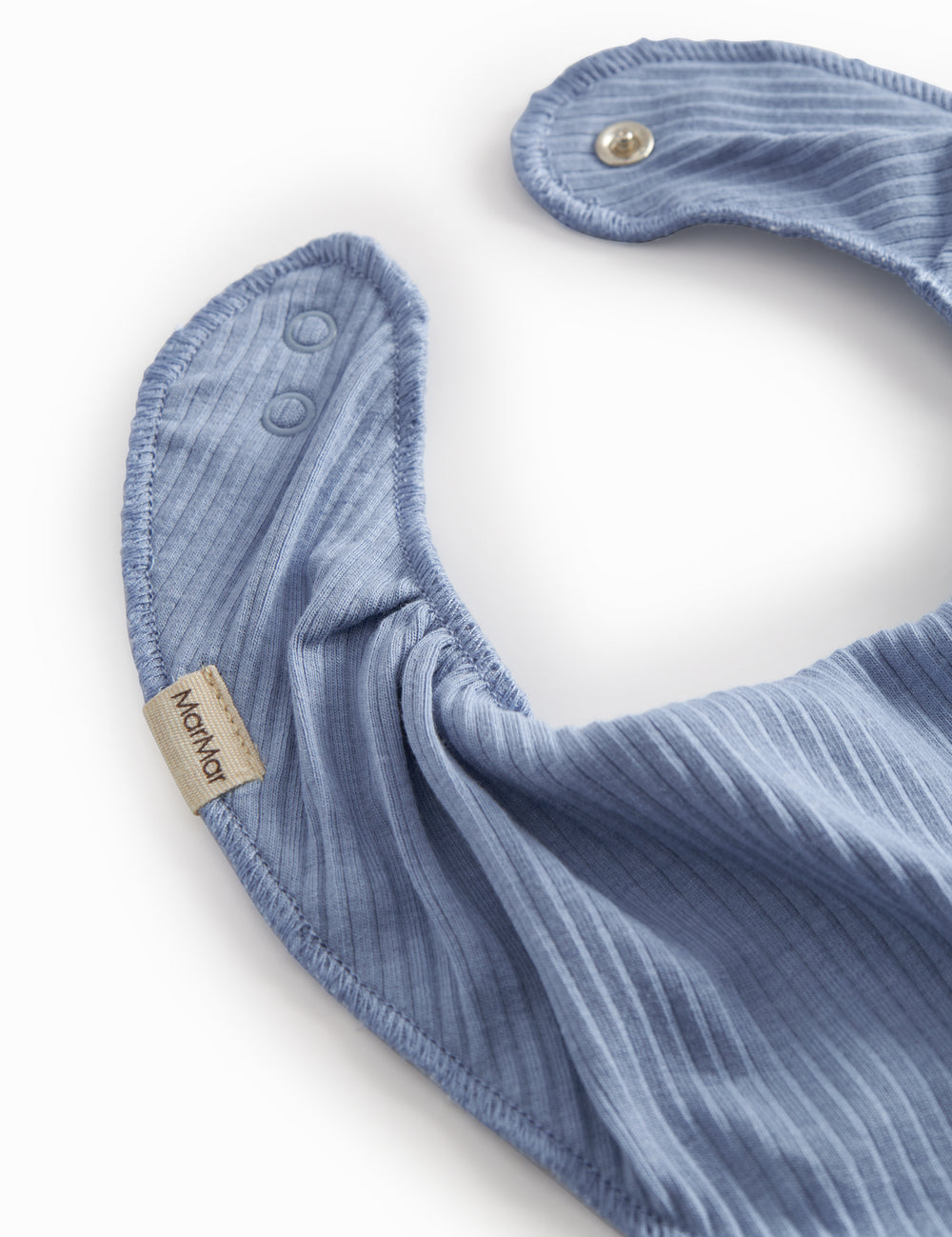 Lyseblå salvesmæk til baby med trykknap