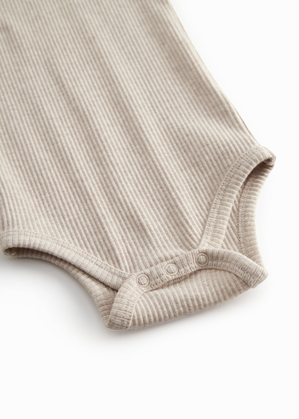 Beige ribstrikket baby bodystocking uden ærmer