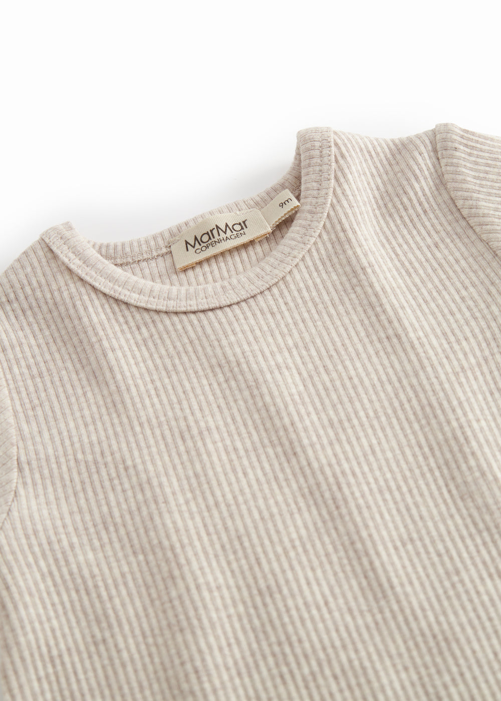 Kortærmet beige baby modal romper med korte ben