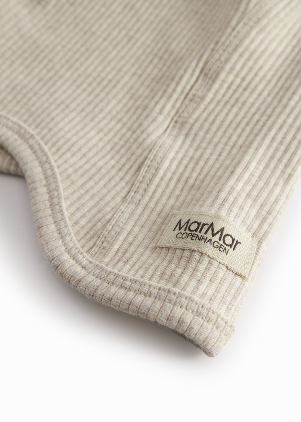 Beige elefanthue til baby