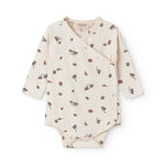 Langærmet bodystocking til nyfødt baby med slå-om-lukning og tog motif