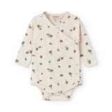 Langærmet bodystocking til nyfødt baby med slå-om-lukning og tog motif
