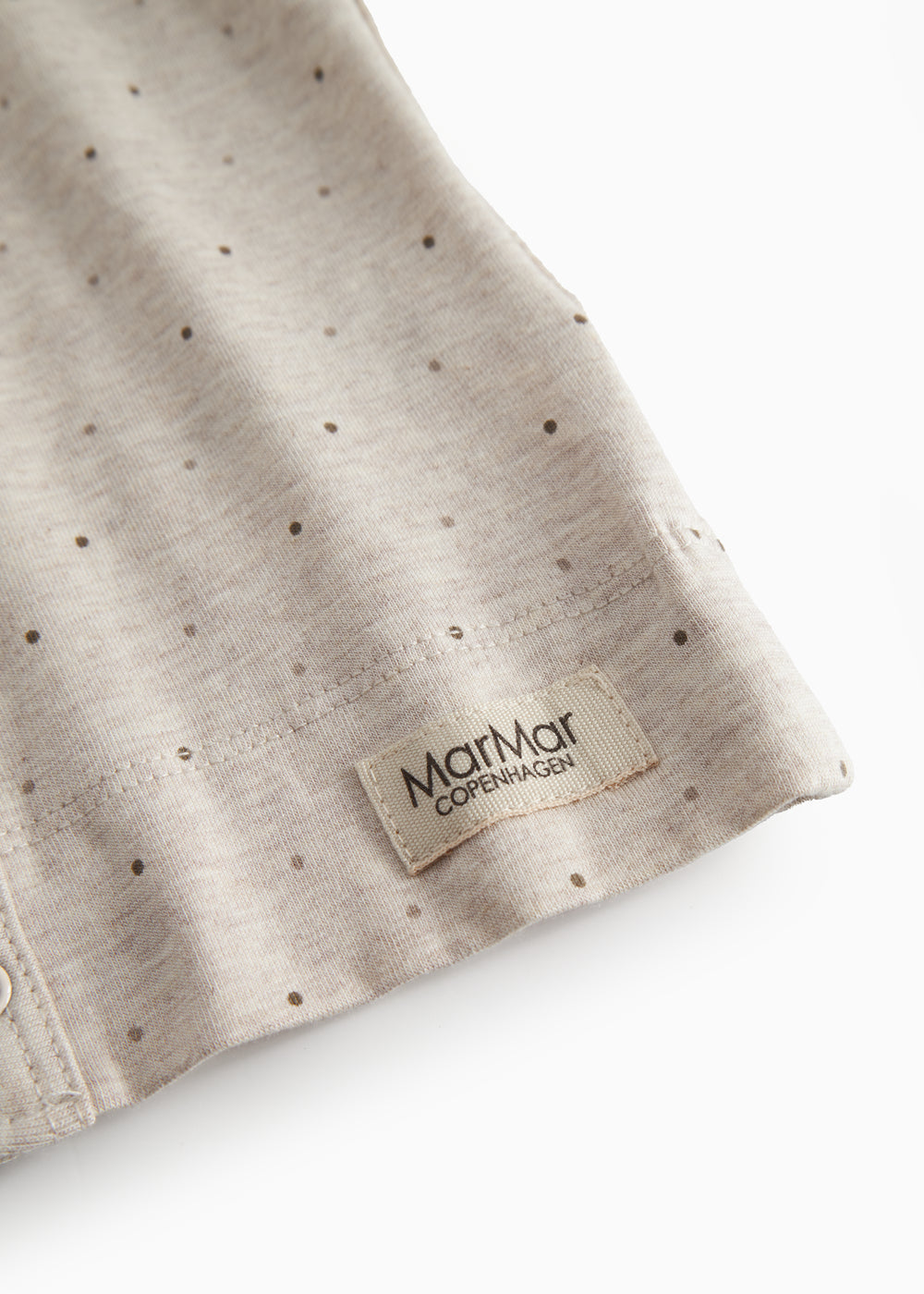 Langærmet beige bluse med print til nyfødte med knaplukning foran