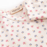 Langærmet heldragt med fødder og blomster mønster til nyfødt baby