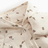 Vatteret jakke til nyfødt og baby med hætte, knaplukning og togmønster