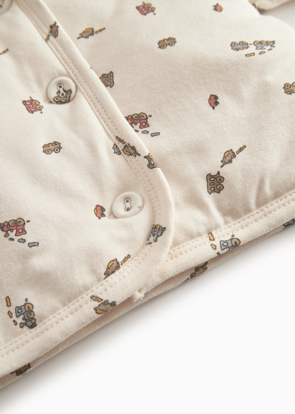 Vatteret jakke til nyfødt og baby med hætte, knaplukning og togmønster