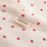 Baby tæppe med rundede hjørner, picotkanter og fint hjerte print