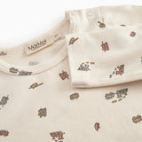 langærmet baby bodystocking med tog print