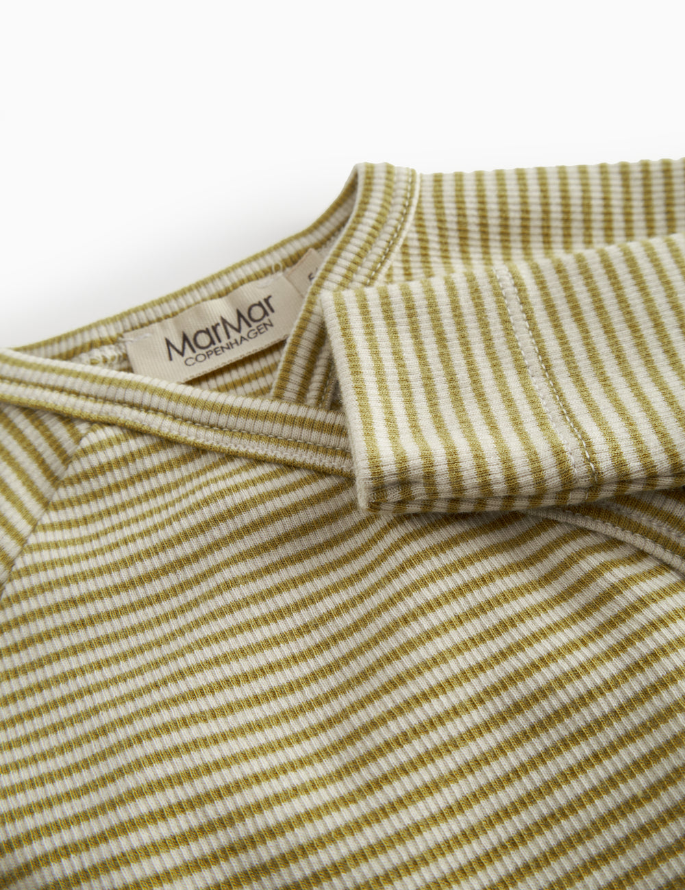 Langærmet baby bodystocking med grønne striber og slå-om-lukning