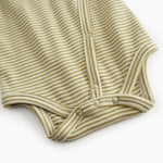 Langærmet baby bodystocking med grønne striber og slå-om-lukning