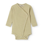 Langærmet baby bodystocking med grønne striber og slå-om-lukning