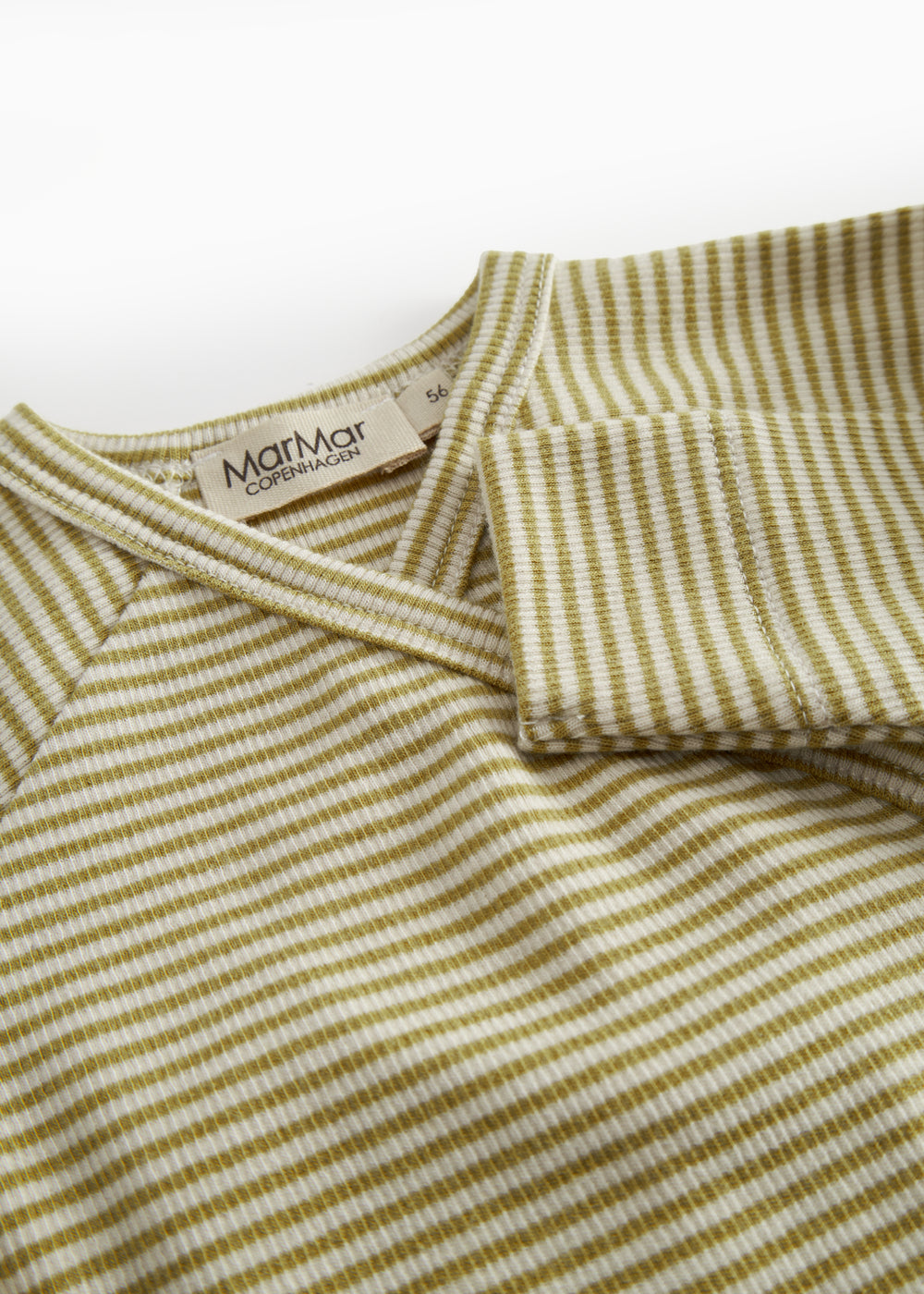 Langærmet baby heldragt med fødder og grønne striber